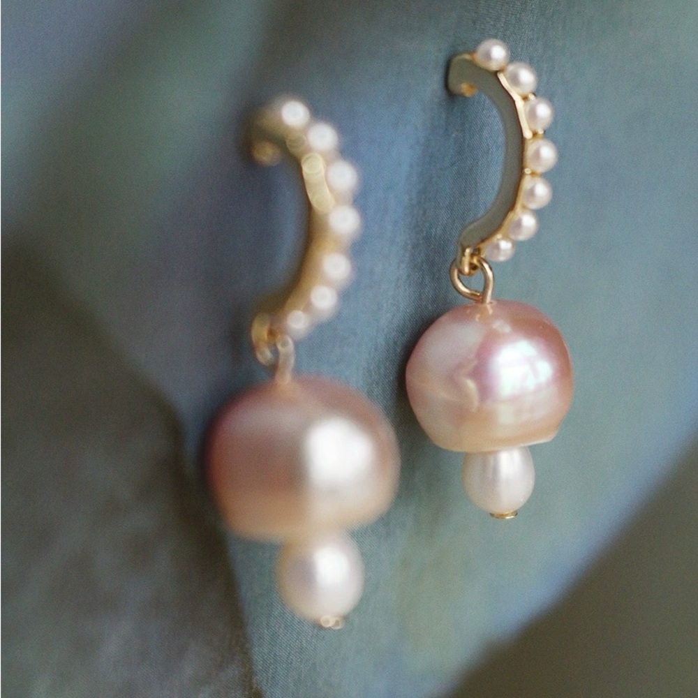 Freshwater pearl drop earrings